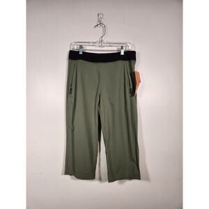 LUCY Take It In Stride Capris Women M Rich Olive Green Black Pull On Zip Pockets